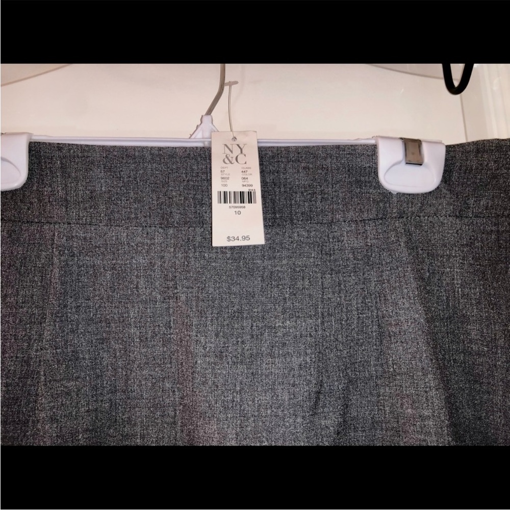 New York & Co ladies grey stretchy pencil skirt - Picture 5 of 5